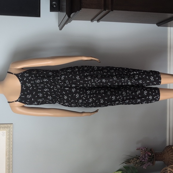 Floral Wide Leg Cropped Jumpsuit Medium Black Faux Wrap Culotte Rayon - Picture 9 of 17